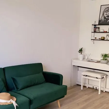 Apartment 2 Bedroom In The Center *